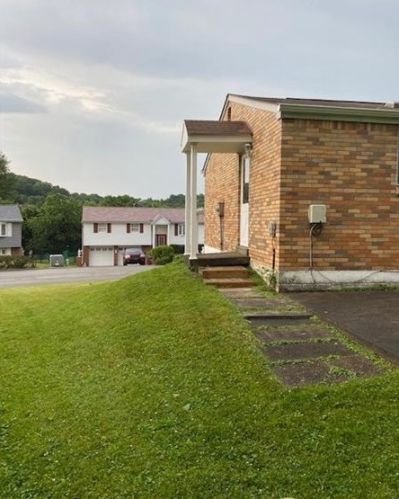 350 Springwood Dr, Verona PA  15147-2622 exterior