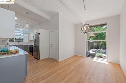 1890 Eloise Ave, Concord CA  94523-2102 exterior