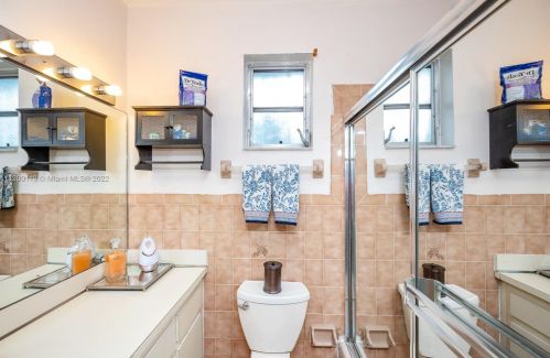 1031 53 St, Hialeah FL  33012-2202 exterior