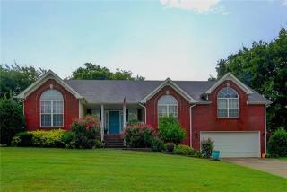 1393 Ambleside Dr, Clarksville, TN 37040-8536