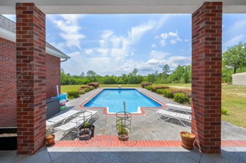845 Berry Patch Rd, Defuniak Springs, FL 32435-8692