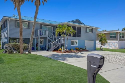 154 Anchorage St, Fort Myers Beach, FL 33931-3844