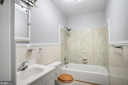 288 Cave Spring Ln, Edinburg VA  22824-3404 exterior