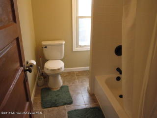 355 Church St, Belford NJ  07718-1068 exterior