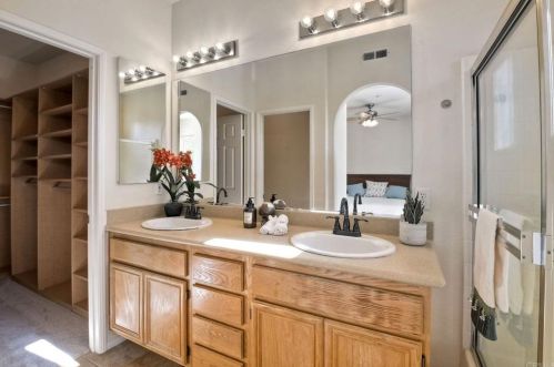 6124 Citracado Cir, Carlsbad CA  92009-2284 exterior