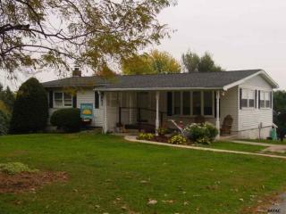 8 Edith Dr, Bittersville, PA 17366-9759