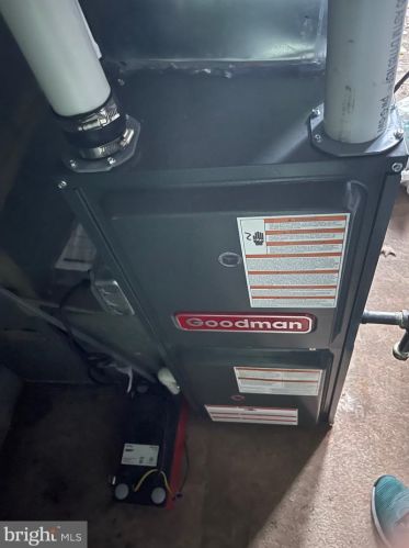 302 Essex St, Gloucester NJ  08030-1012 exterior