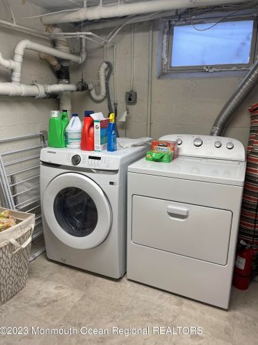 118 Mnr Dr, Tinton Falls NJ 07701-2456 exterior