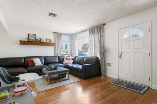 6969 Tower St, La Mesa CA  91942-4527 exterior