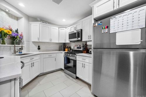 22 Pembrooke Ct, Tompkins Corners NY  10579-3245 exterior