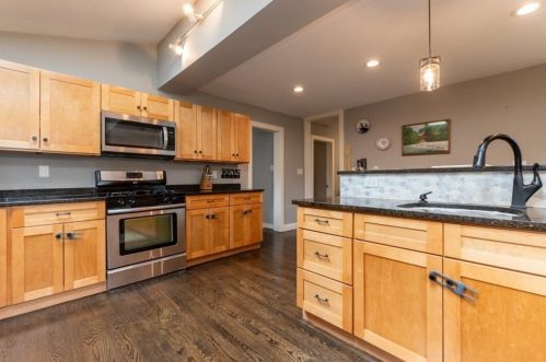 22 Washington Street Pl, Boston MA  02136-3329 exterior