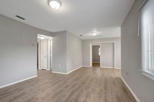 9780 Park Lake Dr, Pinellas Park FL  33782-3563 exterior
