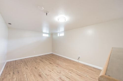 36 Glenwood St, Nashua NH 03060-5216 exterior