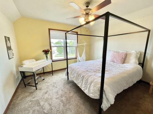 401 Sweetflag Ave, Fond Du Lac WI  54935-1875 exterior