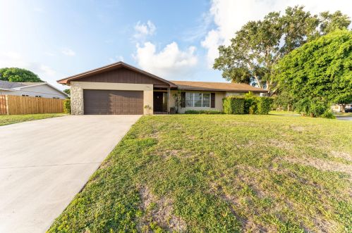 3825 Flag Dr, West Palm Beach, FL 33410-4771