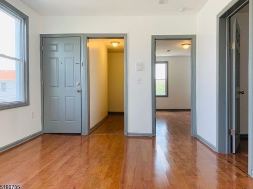 54 2 St, Newark NJ 07107-3106 exterior