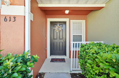 613 Cresting Oak Cir, Orlando, FL 32824-6133