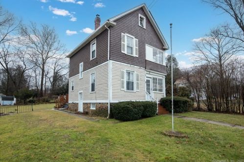 19 Leland St, New Britain, CT 06052-1143