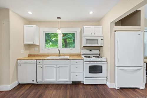 2450 State Route 208, Walden NY  12586-2801 exterior