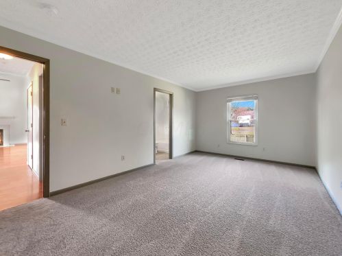 401 Lockmead Dr, Pataskala OH  43062-7333 exterior