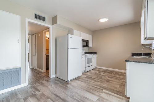 1302 Burbank Ct, Ruskin, FL 33573-5414