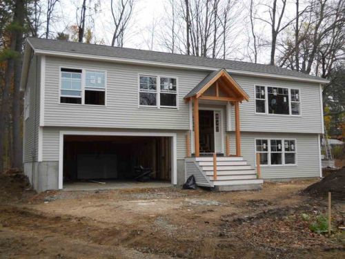 3 Angle Dr, Sandown, NH 03873-2507