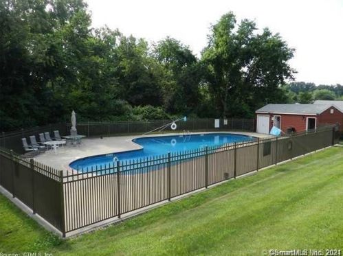 201 Regan Rd, Vernon CT  06066-2868 exterior