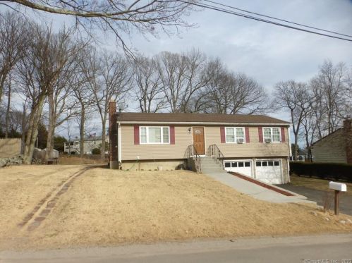 70 Fieldstone Rd, Waterbury, CT 06704-1119