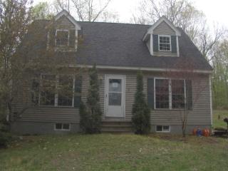19 Woodcrest Dr, Ossipee, NH 03864-7003