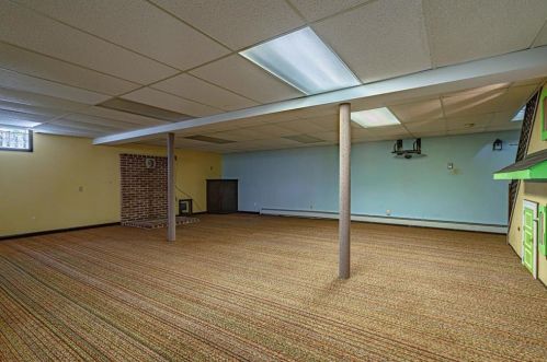 1943 Klines Mill Rd, Breinigsville PA  18031-2230 exterior