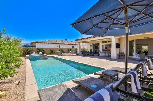 54885 Madagascar Way, La Quinta CA  92253-8077 exterior