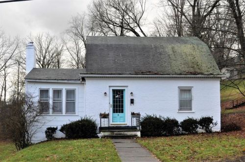 74 Chestnut St, Troy, PA 16947-1338