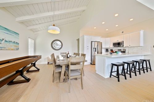 2711 Balboa Blvd, Newport Beach, CA 92663-3454