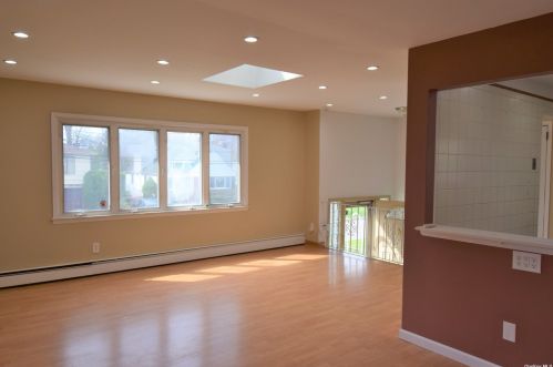 2959 Ewell Pl, North Wantagh, NY 11793-2805
