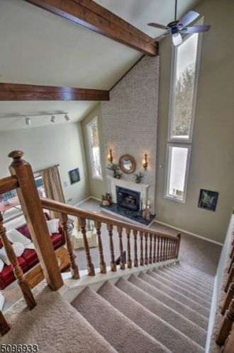 605 Larger Cross Rd, Bedminster NJ  07921-2728 exterior