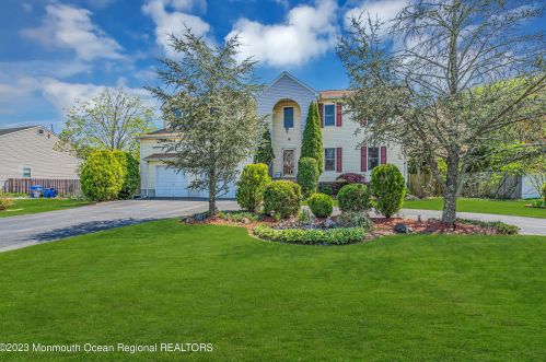 1013 Woodlane Rd, Jackson Twp NJ  08527-1555 exterior