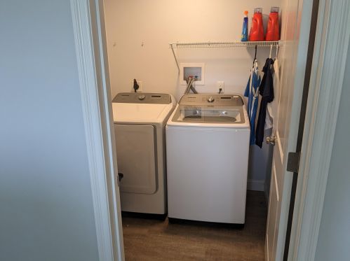 23 Bennett St, Nashua NH  03064-2052 exterior