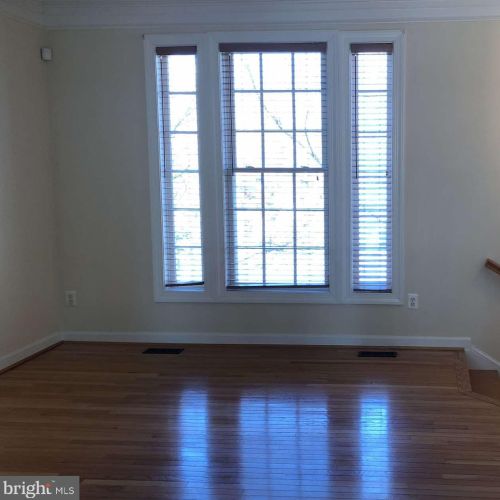 6681 Debra Lu Way, Springfield, VA 22150-7815