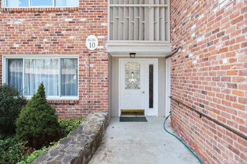 113 Southport Woods Dr, Southport, CT 06890-1164