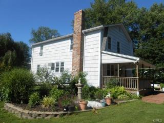 83 Jerusalem Hl, Bridgeport, CT 06611-5118