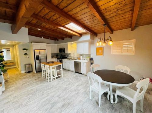 814 Capistrano Pl, San Diego CA 92109-8106 exterior