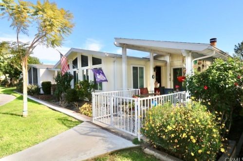 555 Forest Lake Dr, Brea, CA 92821-2813