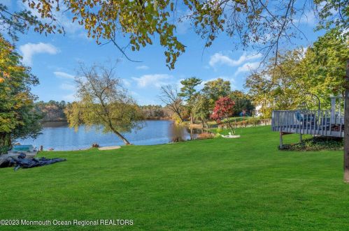 16 Caranetta Dr, Lakewood NJ  08701-3106 exterior