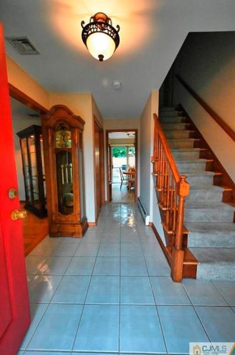 100 Hill Hollow Rd, South Plainfield NJ  07080-1621 exterior