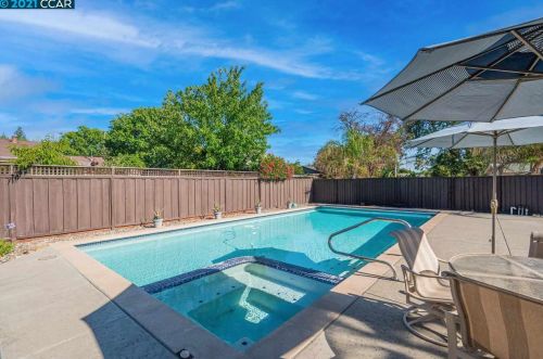 69 Fordham Ct, Concord CA  94523-1523 exterior