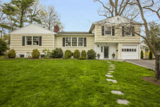 45 Allendale Dr, Rye, NY 10580-2401