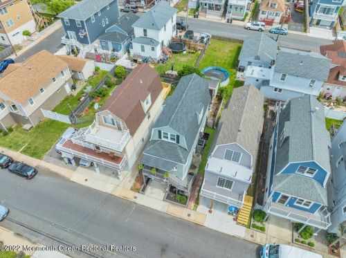 57 Barberie Ave, Monmouth Hills NJ  07732-1518 exterior