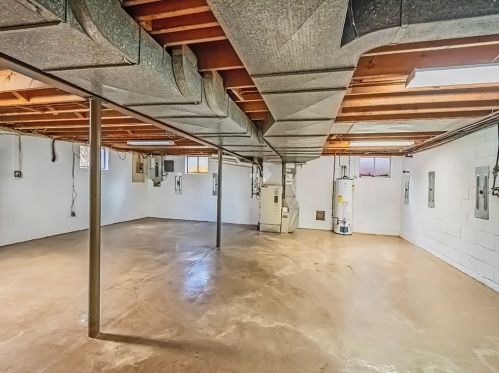 1270 Folkstone Dr, Pittsburgh PA 15243-1926 exterior