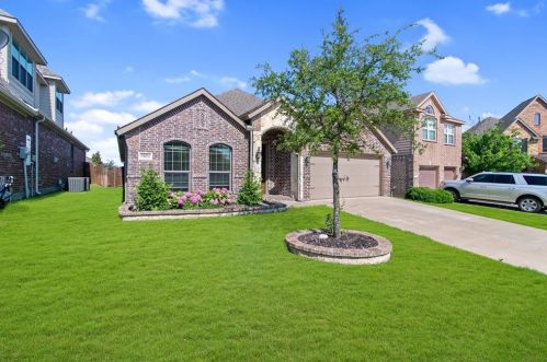 8404 Hornbeam Dr, Fort Worth, TX 76123-5046