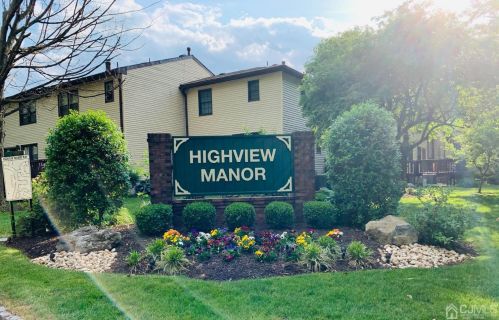 3 Highview Dr, Woodbridge NJ  07095-3905 exterior